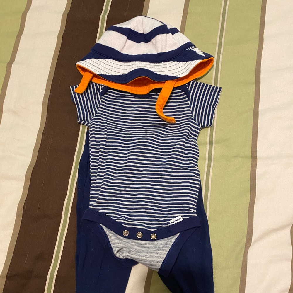 Hat onesie and pants full outfit. 0-3m